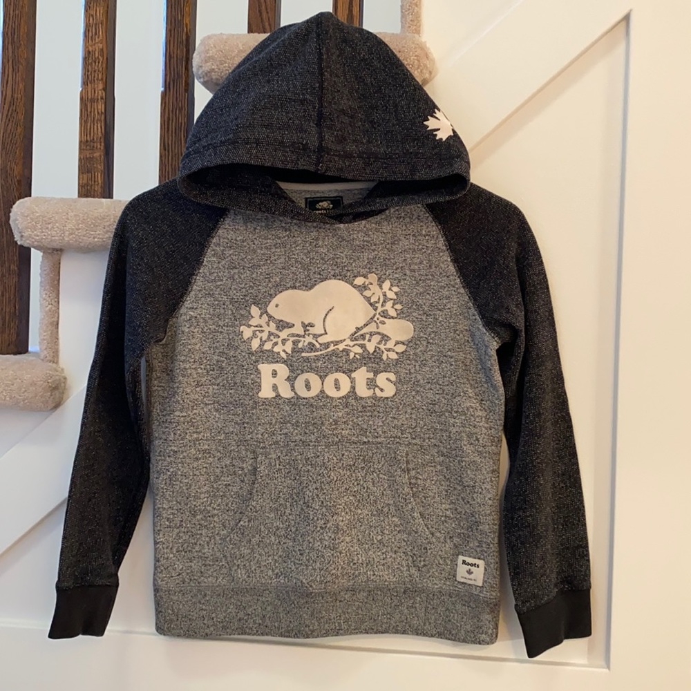 Roots hoodie Girls size XL 11-12 YRS